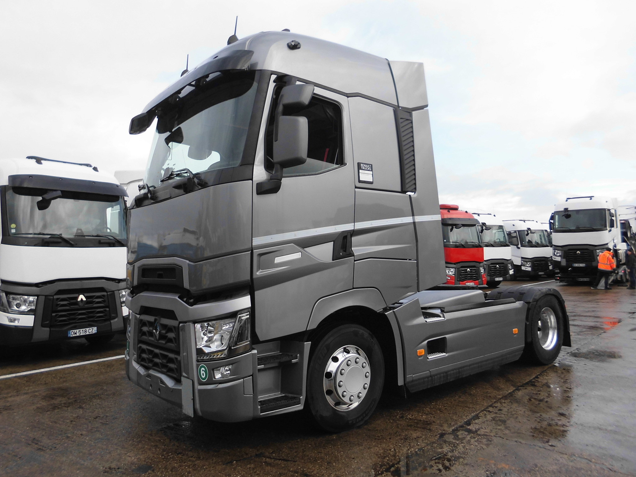 T HIGH RENAULT TRUCKS OCCASION