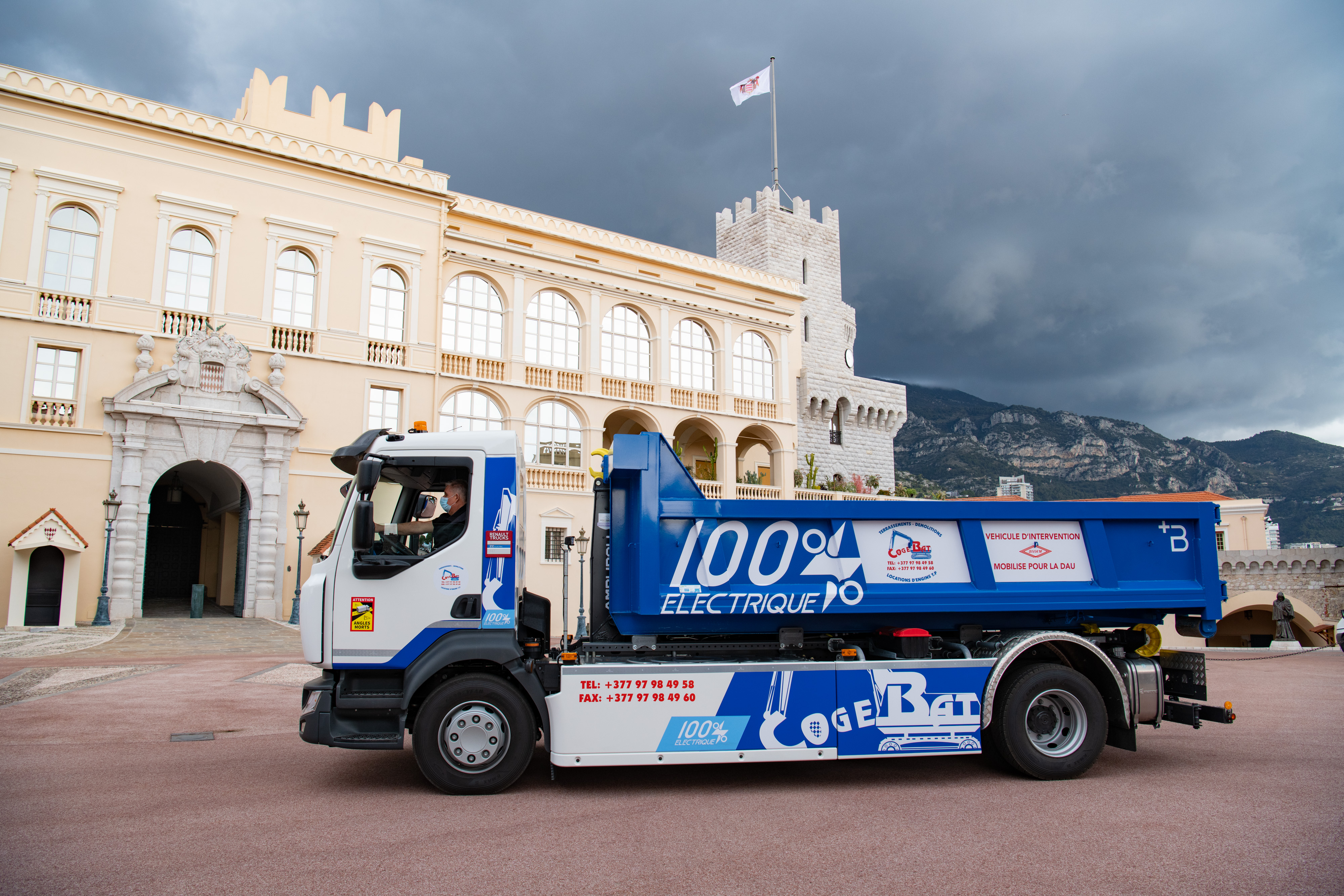 Le Renault Trucks D Z.E. de Cogebat en exploitation à Monaco