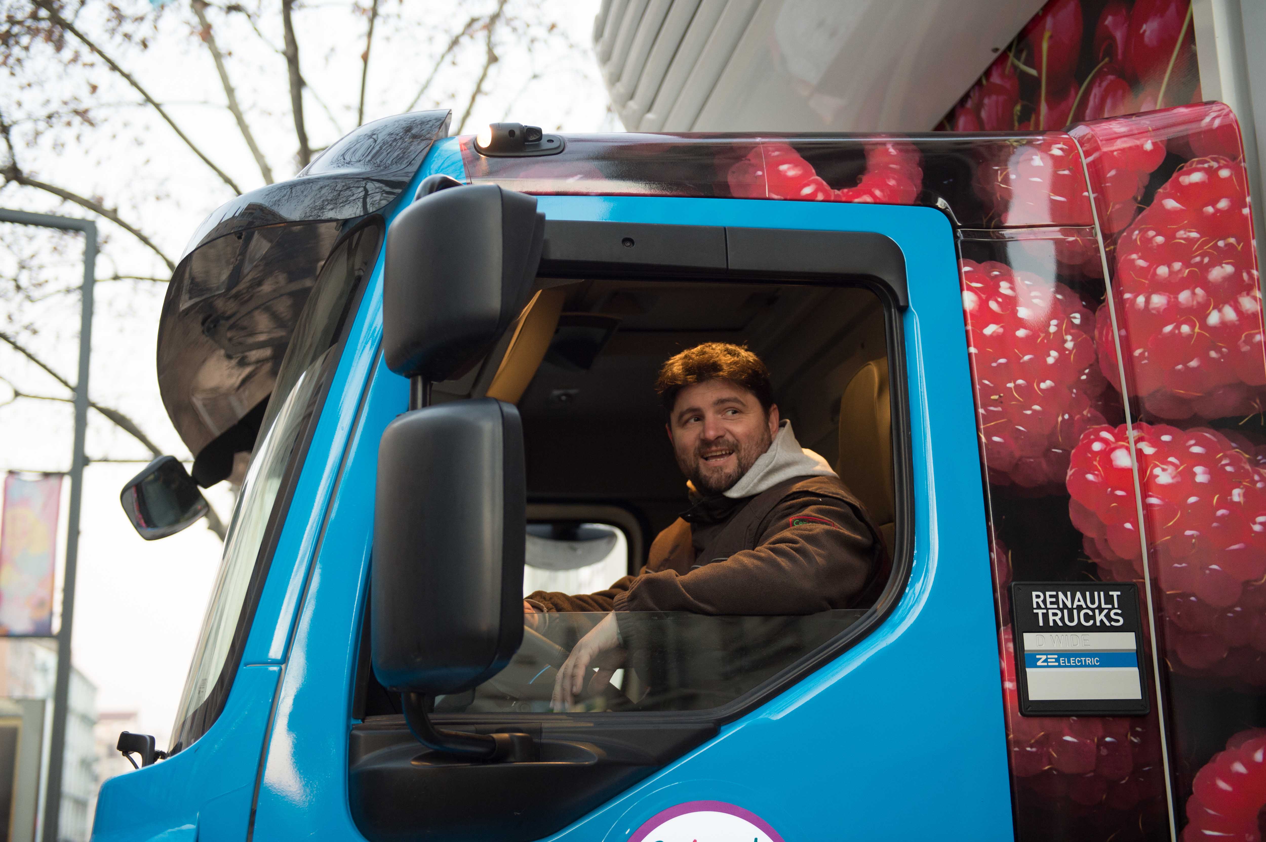 Deux camions 100 % électriques Renault Trucks D Wide intègrent la flotte de Cerise & Potiron