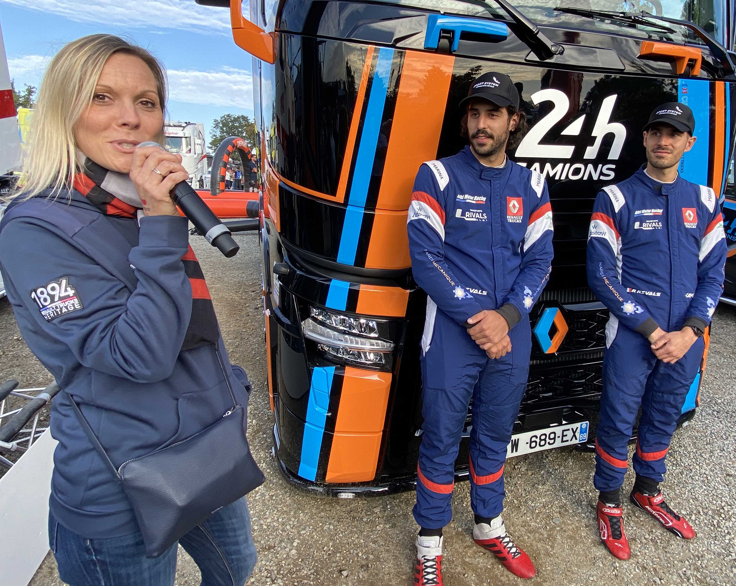 Emilie Ribeyre, directrice commerciale véhicules neufs Renault Trucks France et les frères Rivals