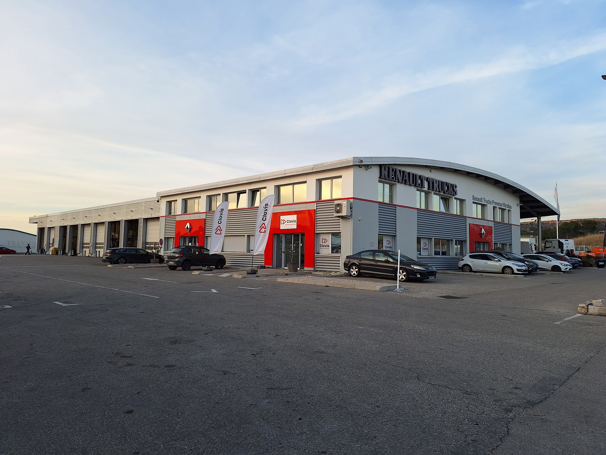 VITROLLES VOTRE ETABLISSEMENT RENAULT TRUCKS PROVENCE Renault