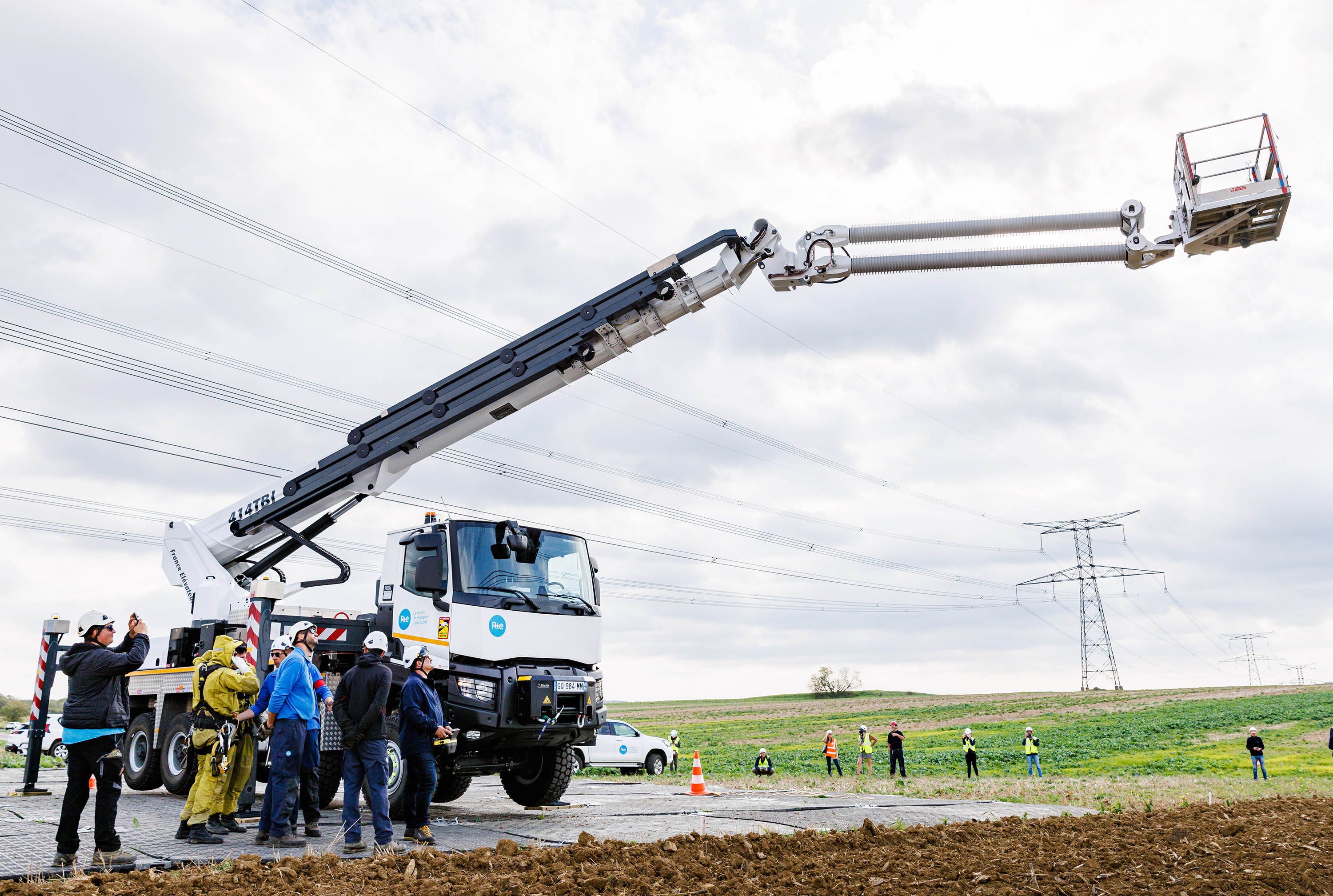 Une nouvelle plateforme élévatrice sur Renault Trucks K 8x8 chez RTE