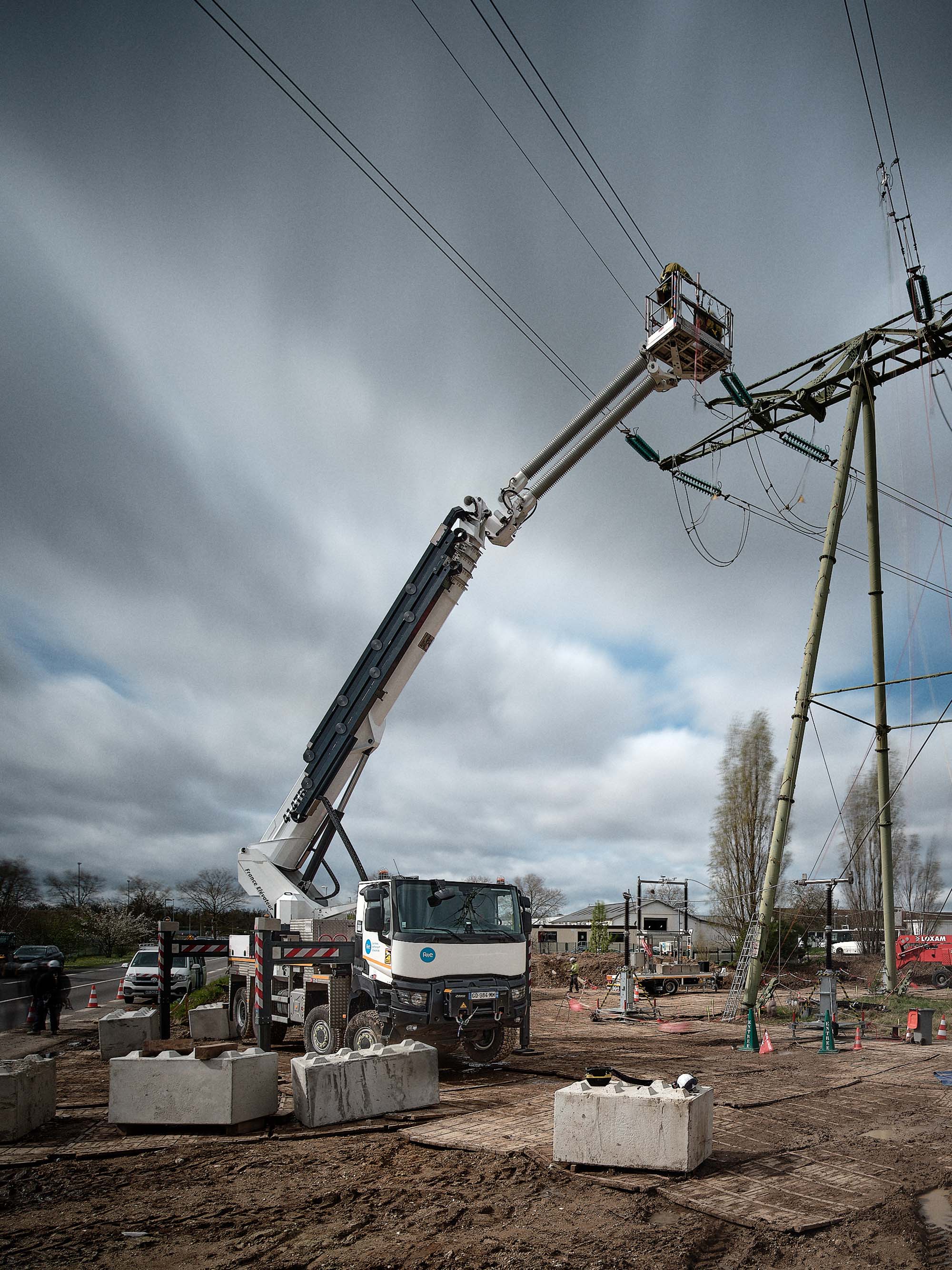 Une nouvelle plateforme élévatrice sur Renault Trucks K 8x8 chez RTE