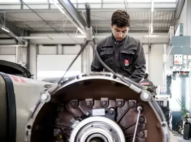 L'ecole technique Renault Trucks France
