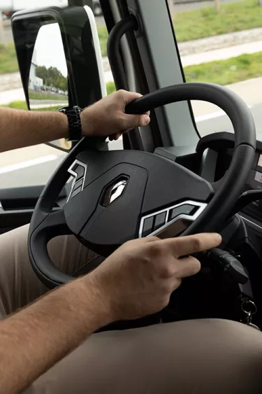 Les femmes et les hommes qui composent le réseau Renault Trucks : Rémi