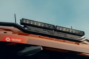 Model year 2025: Renault Trucks T High Smart Racer: lifestyle (LED roof light bar)