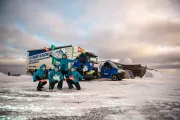 Un camion et un utilitaire 100 % électriques Renault Trucks E-Tech reviennent d’une expédition au Cap Nord