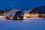 Un camion et un utilitaire 100 % électriques Renault Trucks E-Tech reviennent d’une expédition au Cap Nord