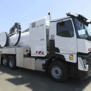HYDROCUREUSE RIVARD SUR RENAULT TRUCKS
