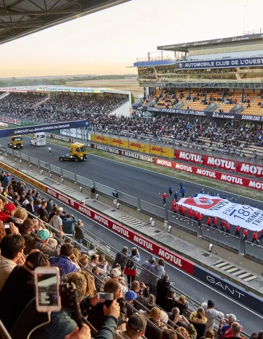 renault-trucks-défilesalariés-le-mans-2018