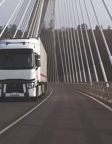 t sleeper renault trucks occasion