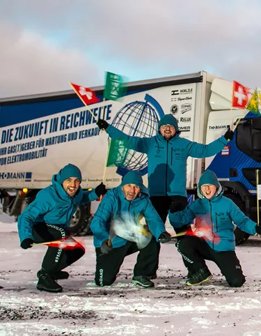 Un camion et un utilitaire 100 % électriques Renault Trucks E-Tech reviennent d’une expédition au Cap Nord