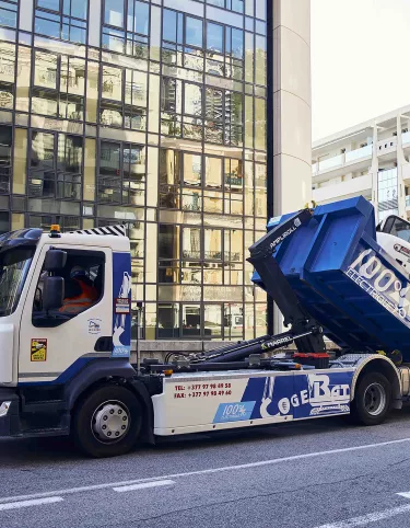 Depuis 2021, Cogebat exploite le 1er Renault Trucks E-Tech D Wide approche chantier 100 % électrique