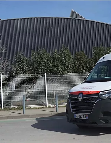 Le groupe Alvarez équipe ses concessions de Renault Trucks E-Tech Master 100 % électriques