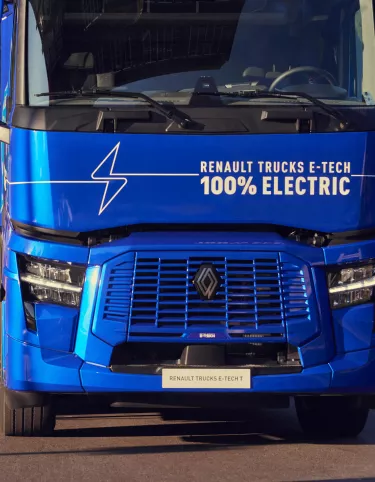 Electrification des poids lourds : évaluer les besoins et enjeux de la recharge en itinérance en France d’ici 2035