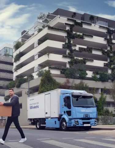 Renault Trucks E-Tech D : livraison d'un colis en ville