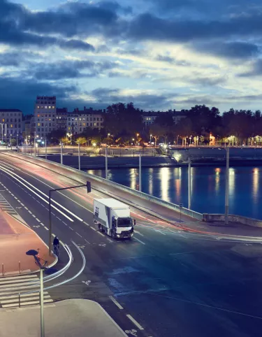 Renault Trucks E-Tech on the city road