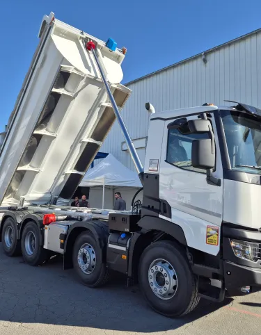 RENAULT TRUCKS C 8X4 BENNE RONDE FOREZ BENNE FRONT'O