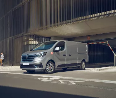 Renault Trucks Trafic leaving an underground parking lot