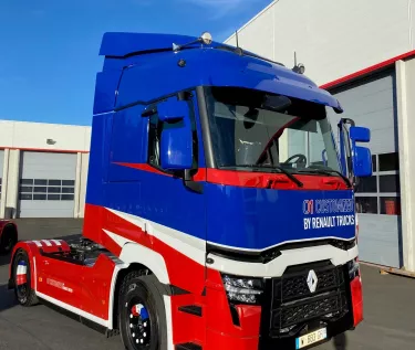 01 Customized by Renault Trucks