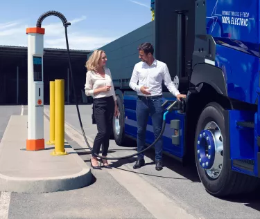 Renault Trucks E-TECH C charging