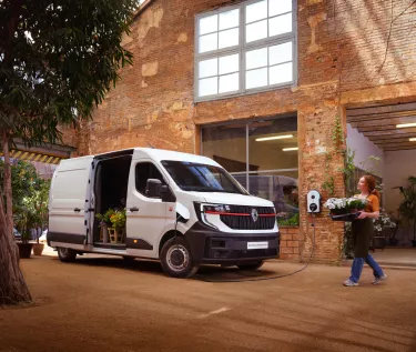 Renault Trucks E-Tech Master 4 Red EDITION